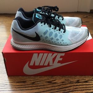 Women’s Nike Zoom Pegasus size 9.5
